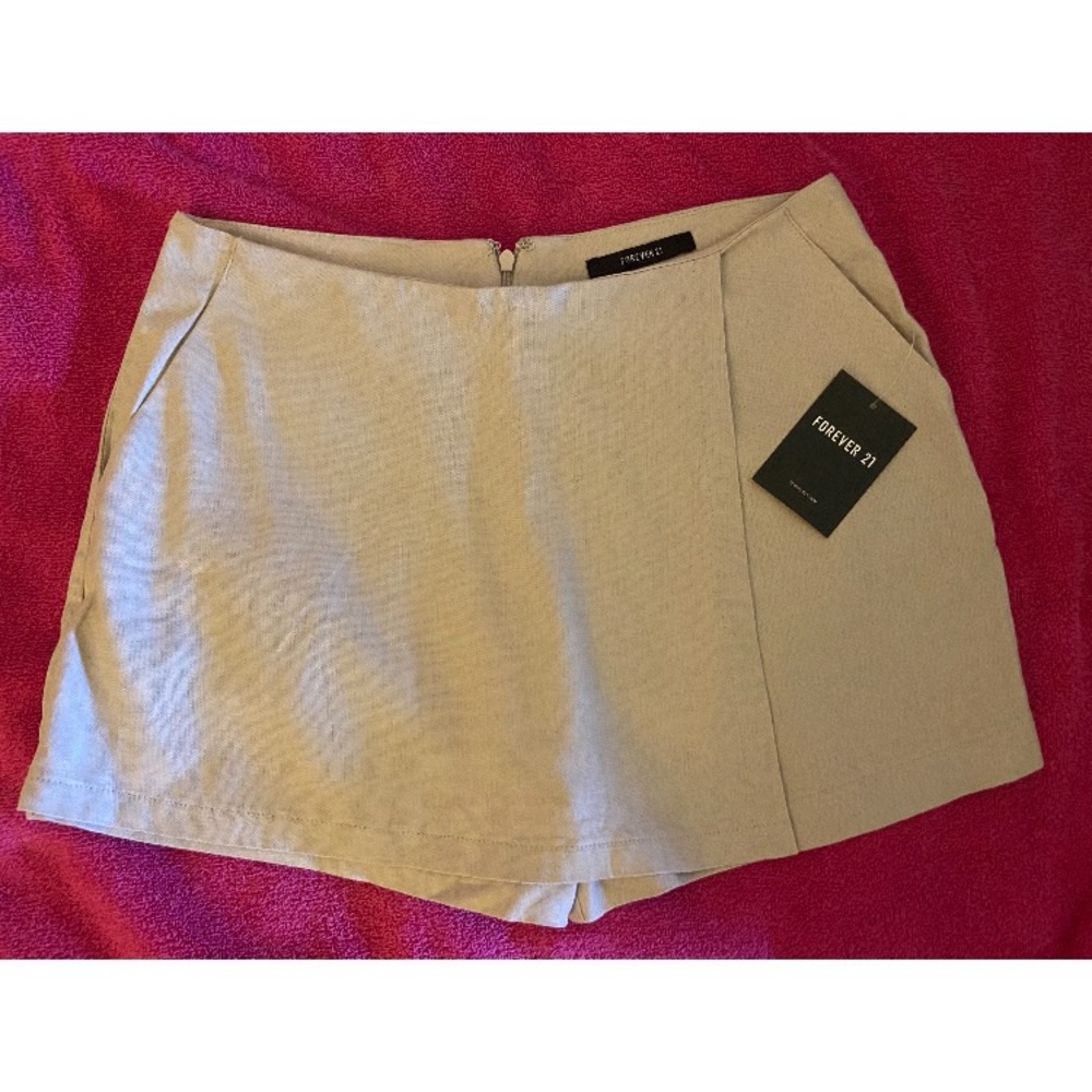 NWT Skorts - Forever21 women’s taupe “skort”